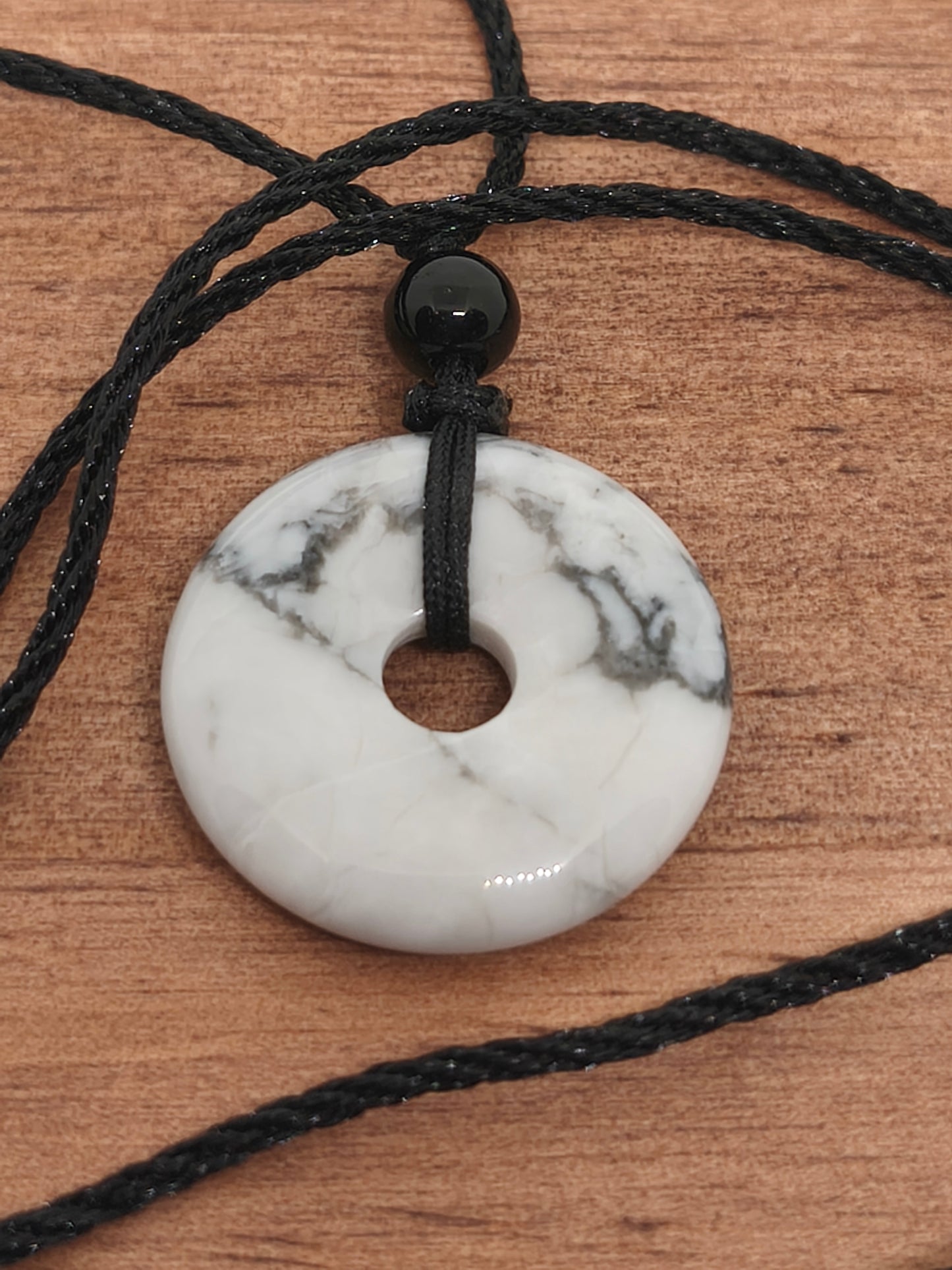 Collier donuts en pierre d'howlite
