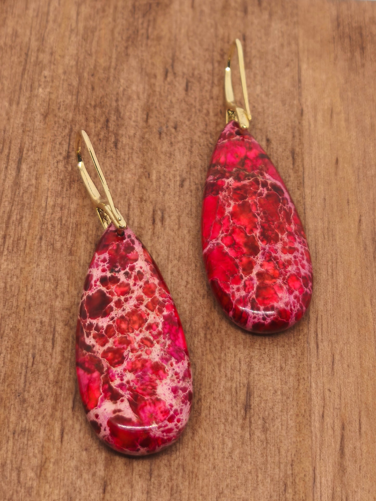 Boucles d'oreilles en jaspe impérial rouge