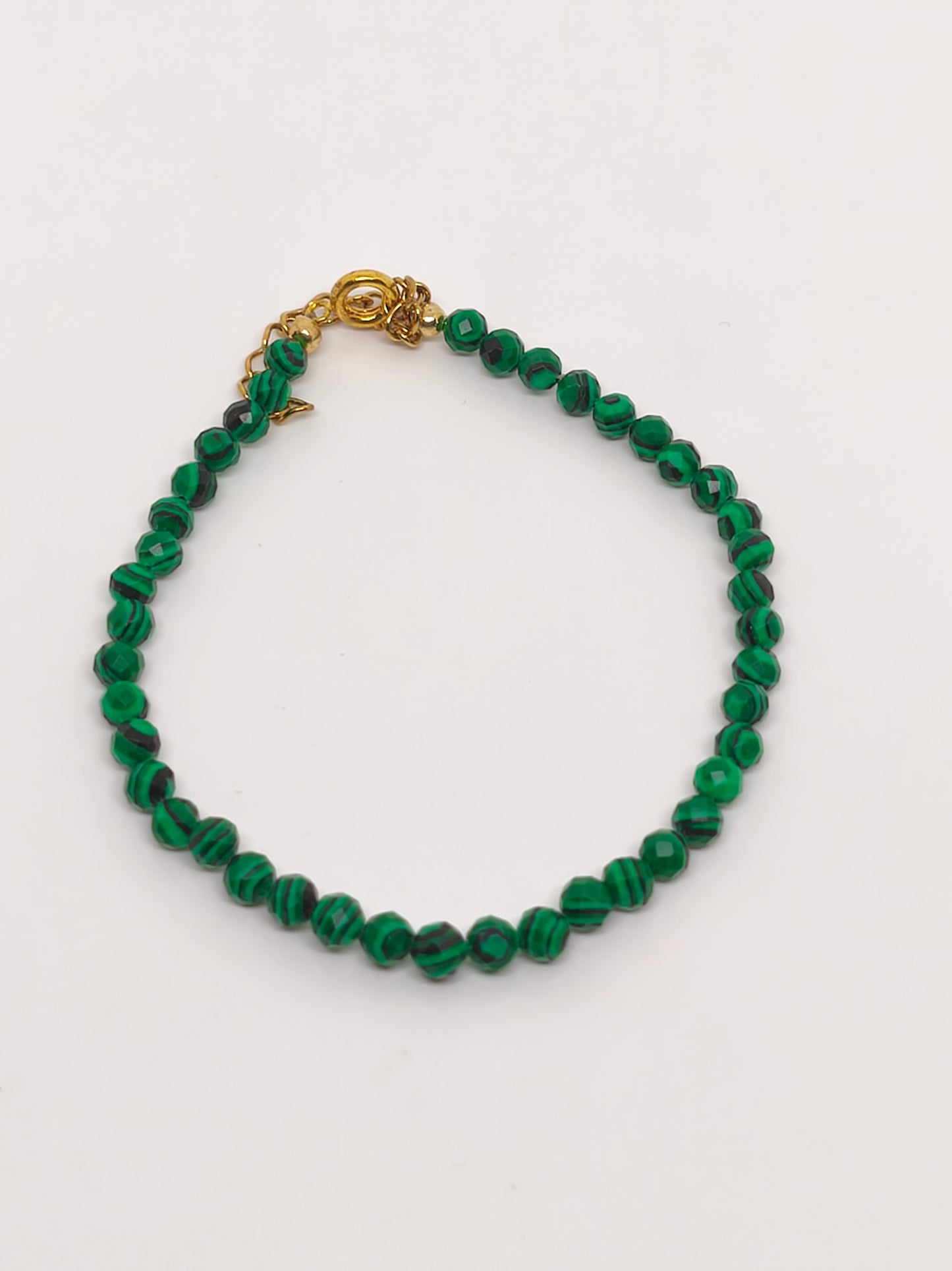 Bracelet en perles facettes de malachite résinée 2mm