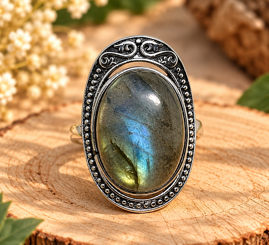 Bague en pierre de labradorite
