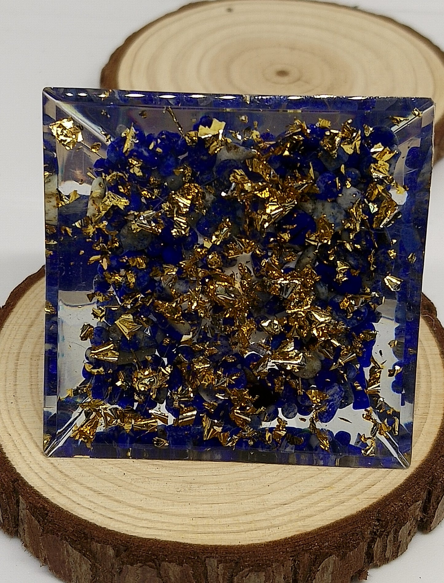 pyramide orgonite lapis lazuli